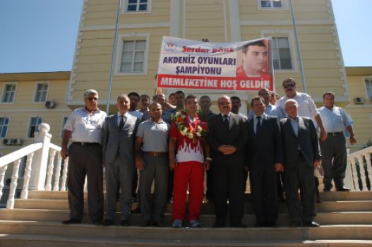 Şampiyon Böke Memleketine Döndü