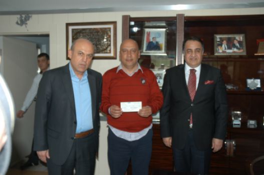 Haluk Şerbetci Pendik Maçının Primini Dagıttı