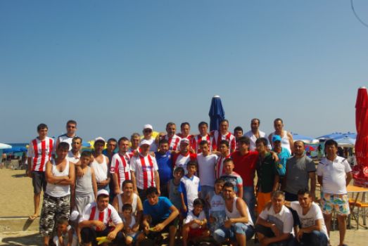 Büyükşehir Taraftarlar Derneği Mersin'de Moral Depoladı