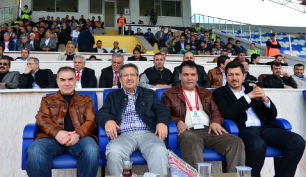 Mustafa Poyraz:'' 2 Takımımızda Üst Liğleri Hakediyor''
