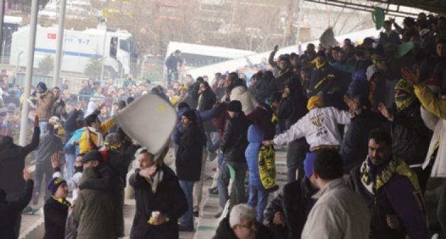 BU OLAY KAHRAMANMARAŞ’TA OLSA MAÇ İPTAL OLURDU