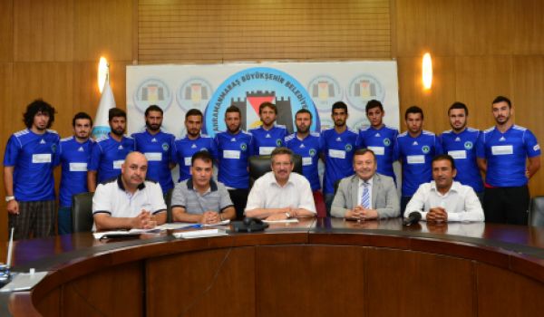 Büyükşehir Belediyespor'da İmzalar atıldı....