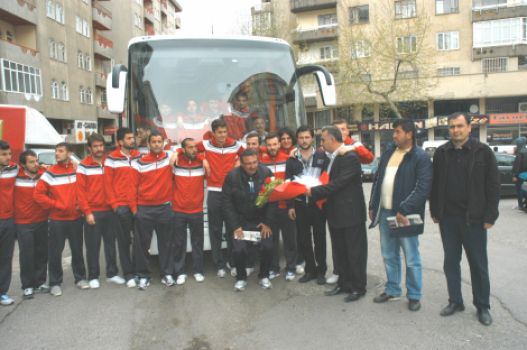 Büyükşehir Taraftarlar Derneği ve Zabun Kuyumculuk'tan KMS'ye Moral Yemeği...